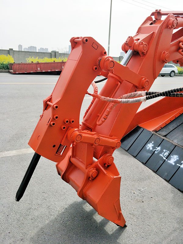 扒渣機(jī)破碎錘細(xì)節(jié).jpg 扒渣機(jī)破碎錘細(xì)節(jié).jpg