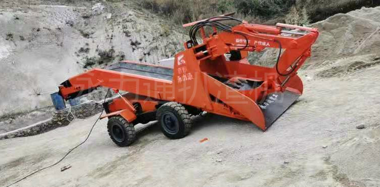 扒渣機在礦山.jpg 扒渣機在礦山.jpg